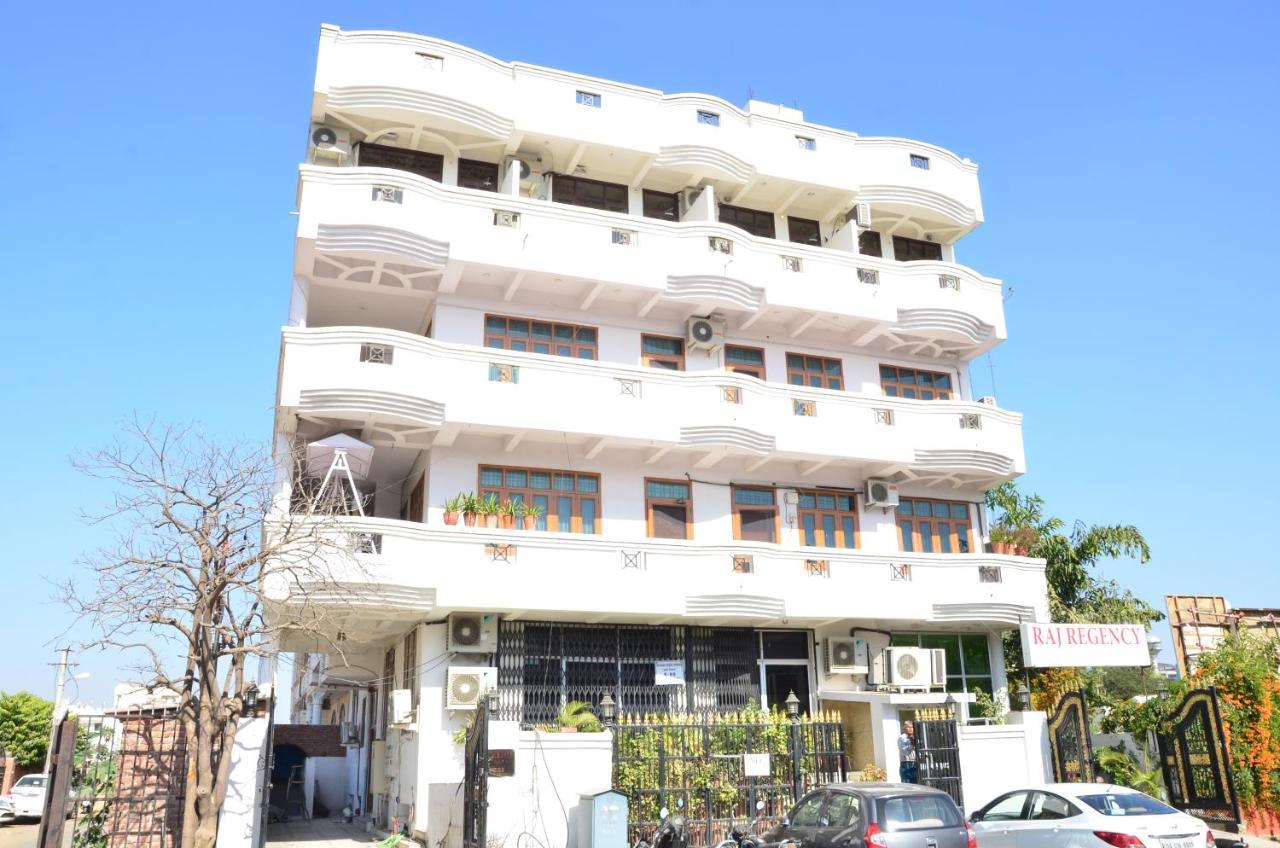Raj Regency Hotel Jaipur Bagian luar foto
