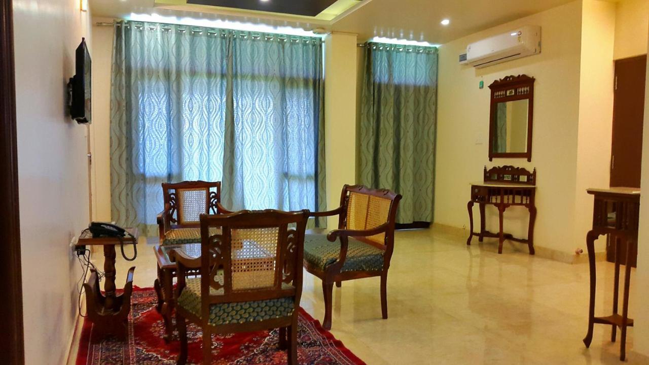 Raj Regency Hotel Jaipur Bagian luar foto