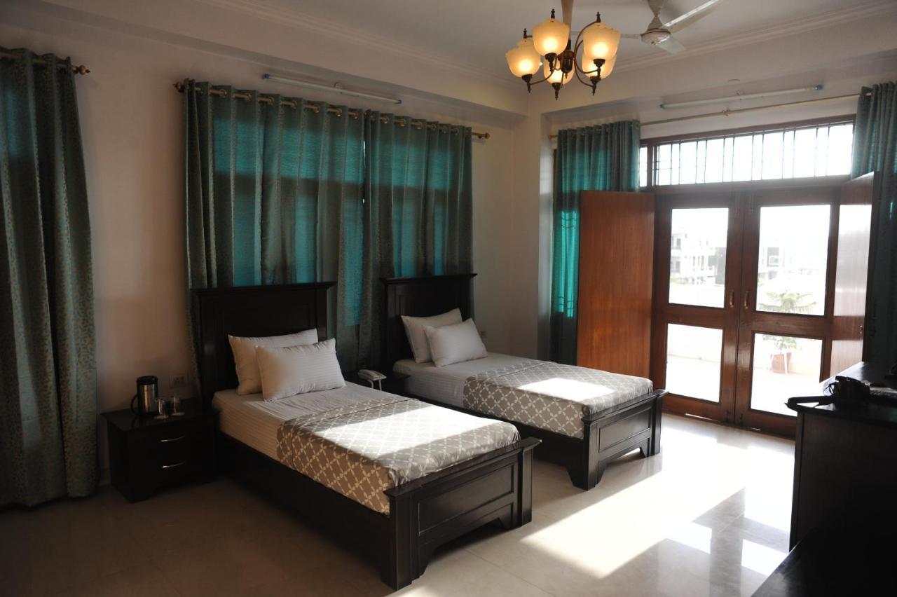 Raj Regency Hotel Jaipur Bagian luar foto