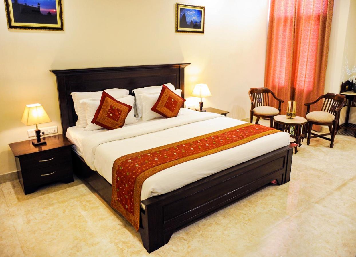Raj Regency Hotel Jaipur Bagian luar foto