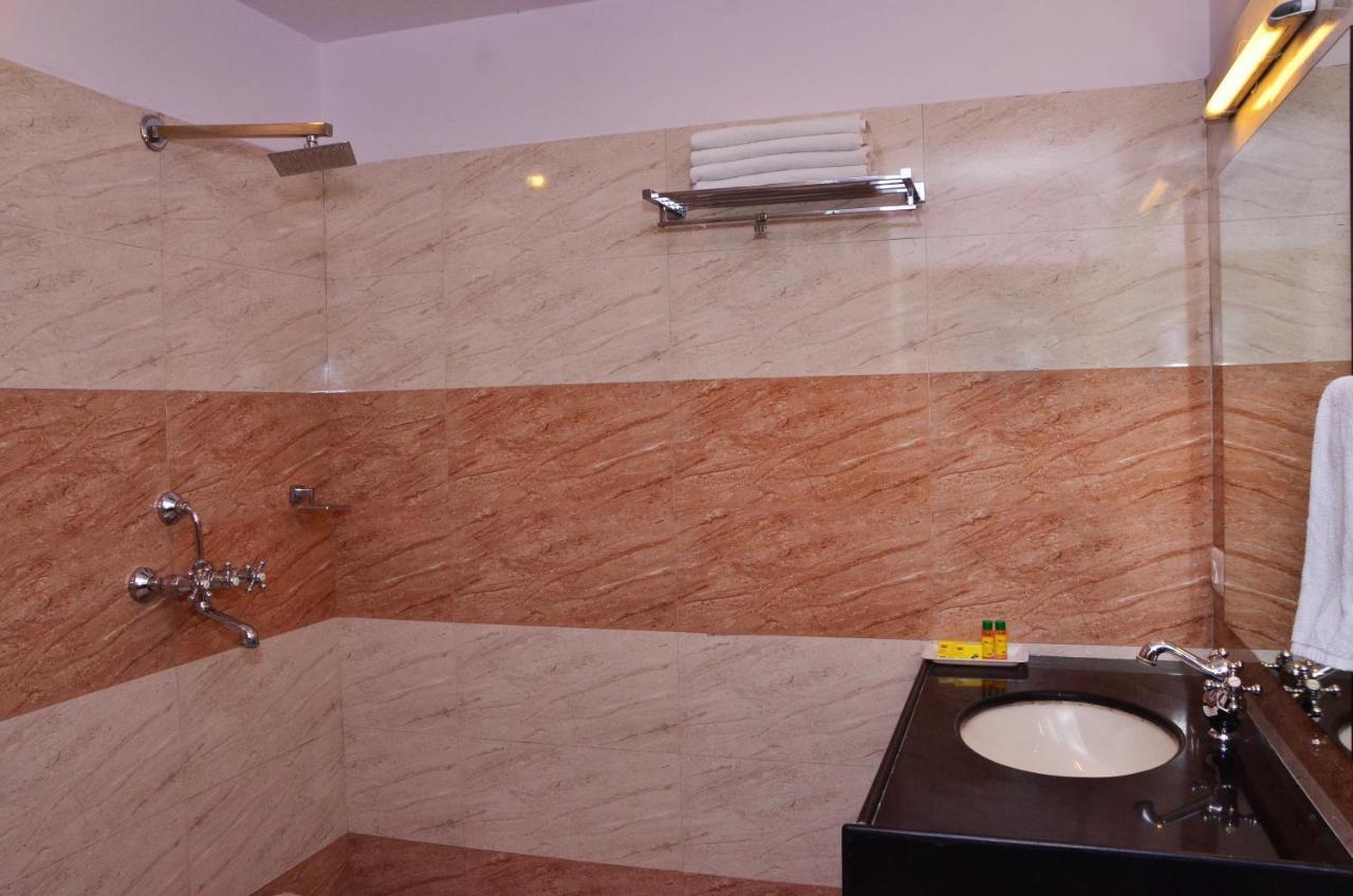 Raj Regency Hotel Jaipur Bagian luar foto