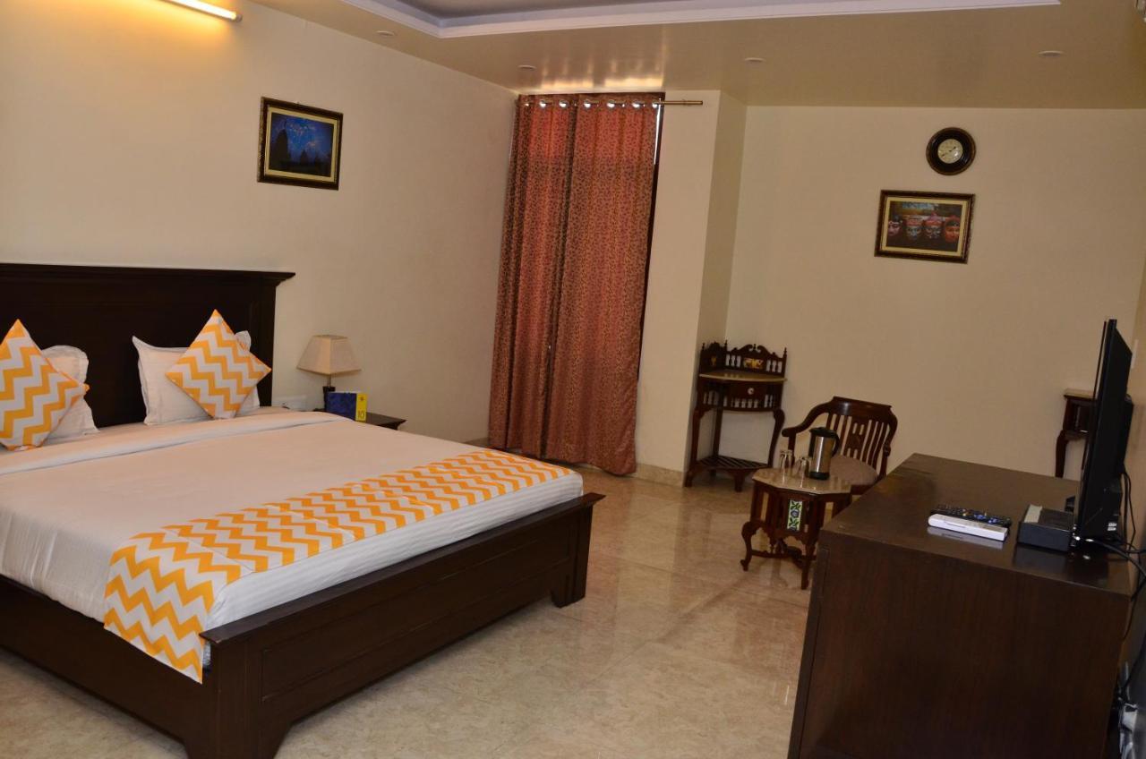 Raj Regency Hotel Jaipur Bagian luar foto