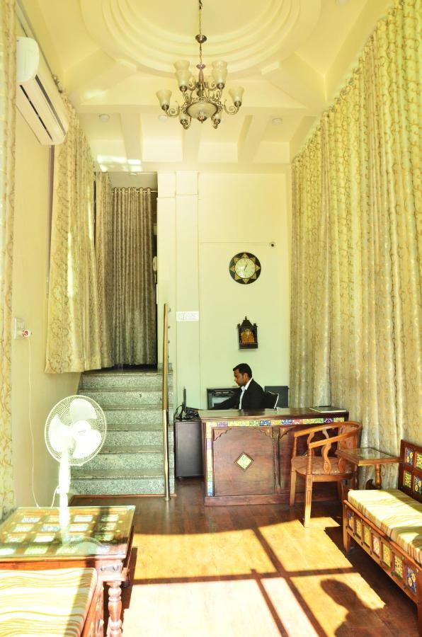 Raj Regency Hotel Jaipur Bagian luar foto