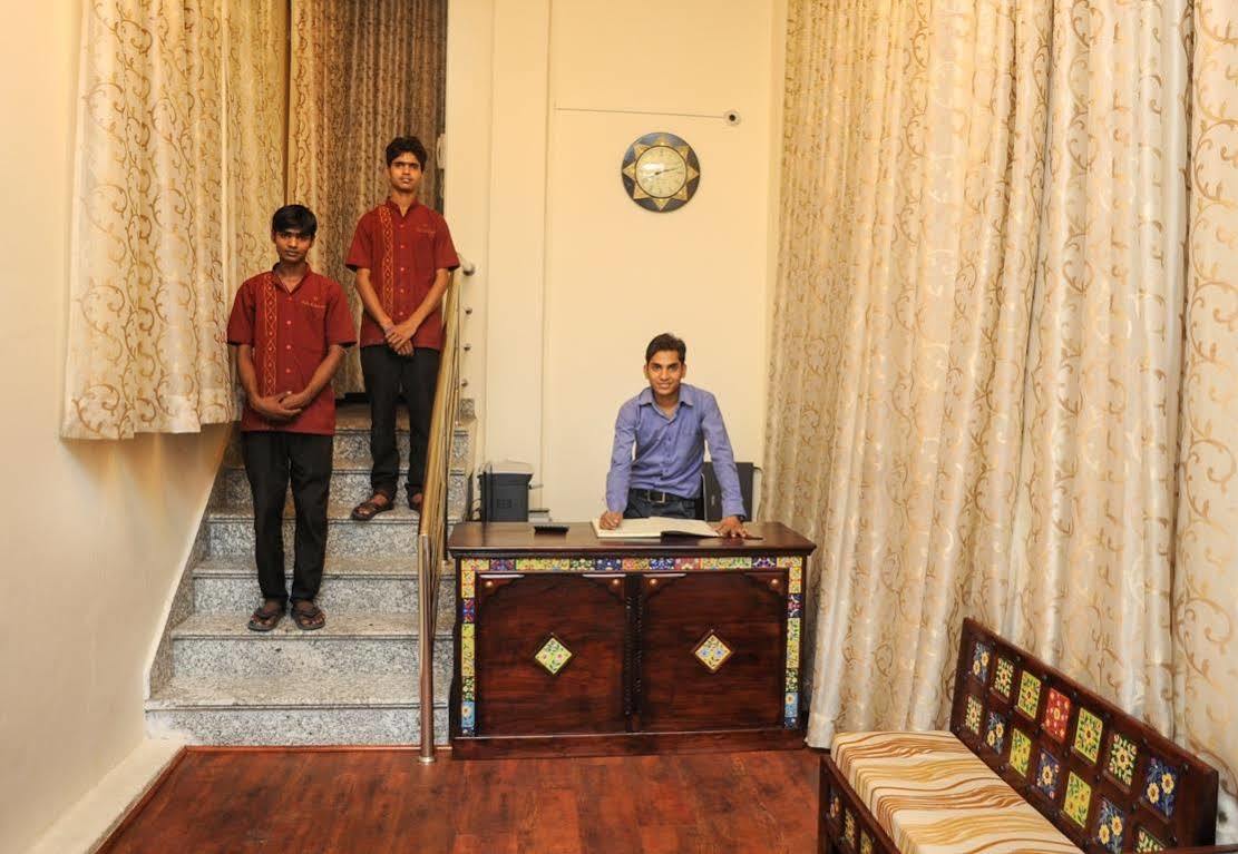 Raj Regency Hotel Jaipur Bagian luar foto
