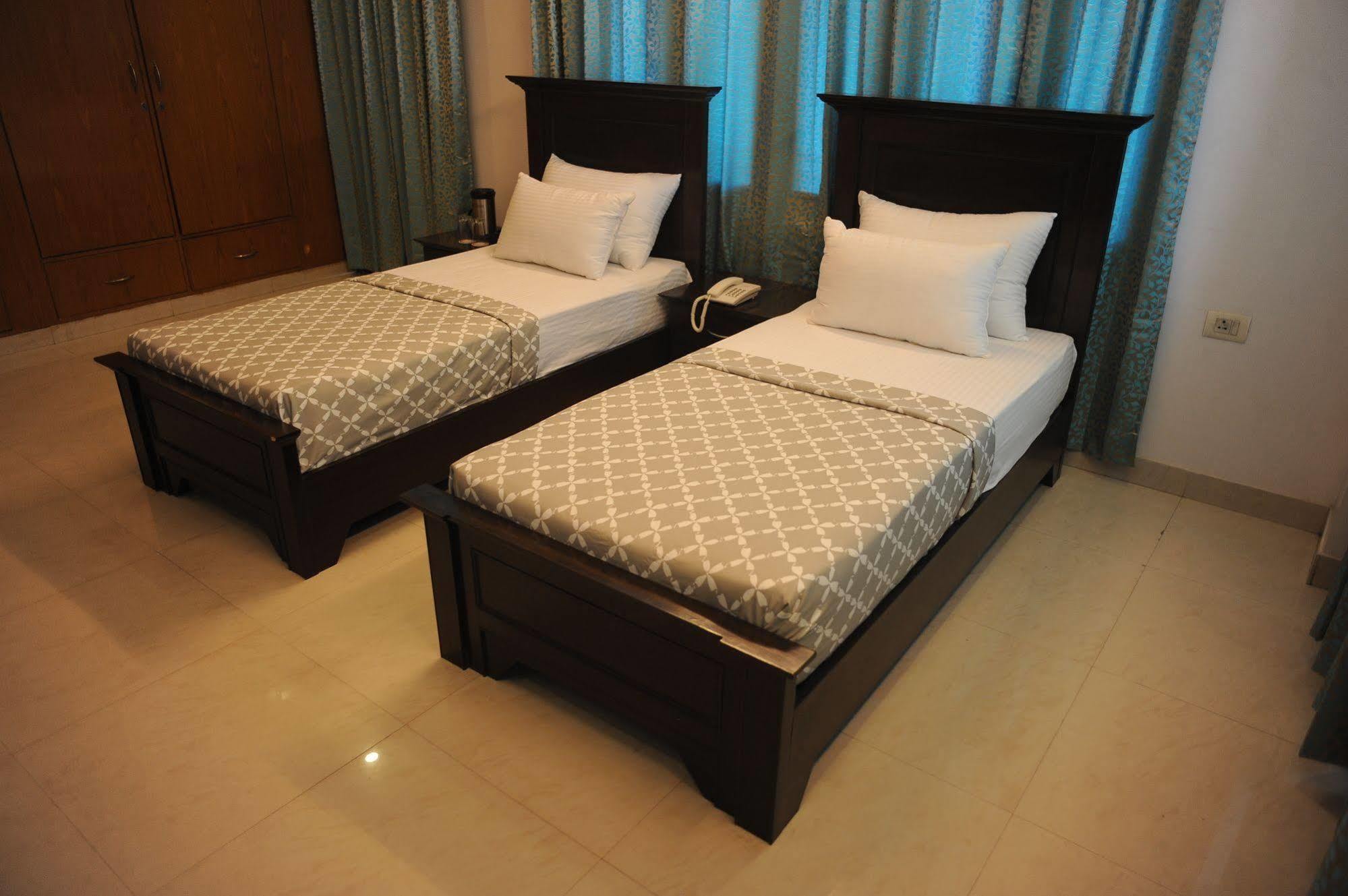 Raj Regency Hotel Jaipur Bagian luar foto