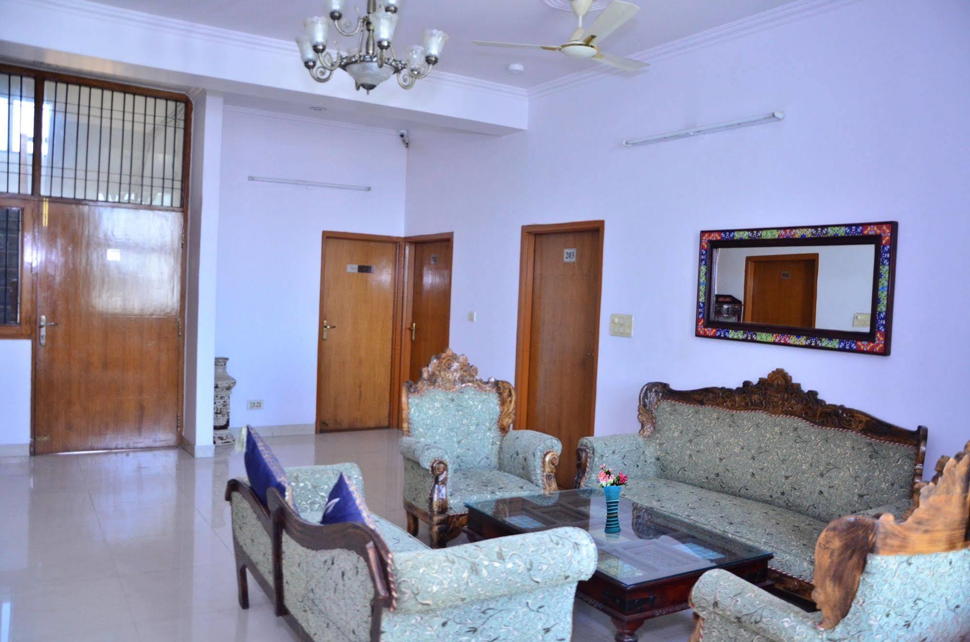 Raj Regency Hotel Jaipur Bagian luar foto