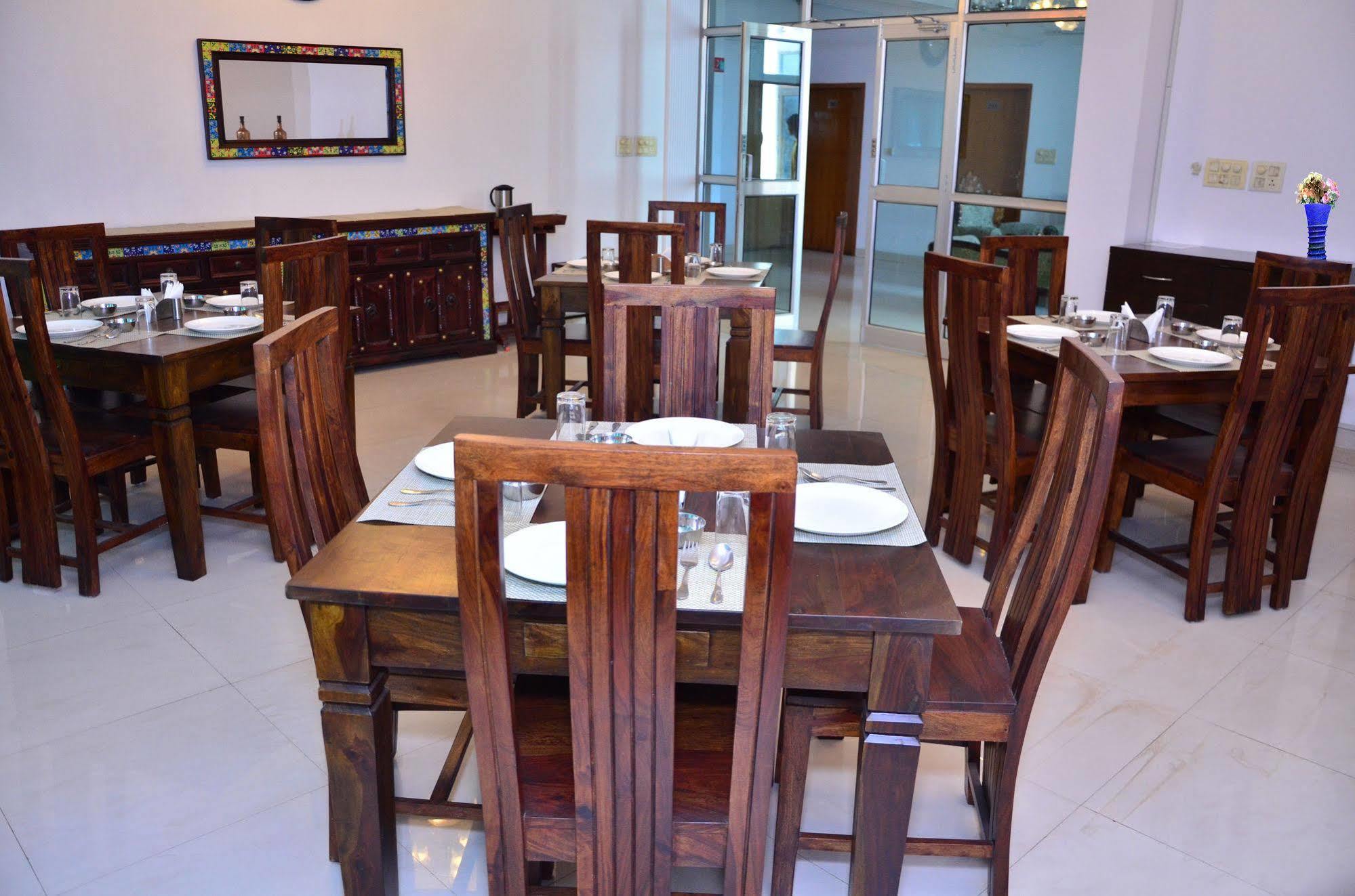 Raj Regency Hotel Jaipur Bagian luar foto
