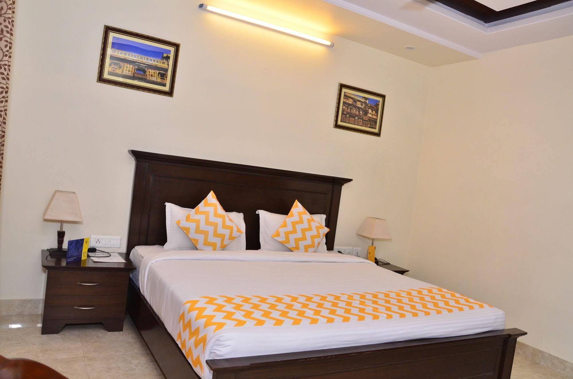 Raj Regency Hotel Jaipur Bagian luar foto