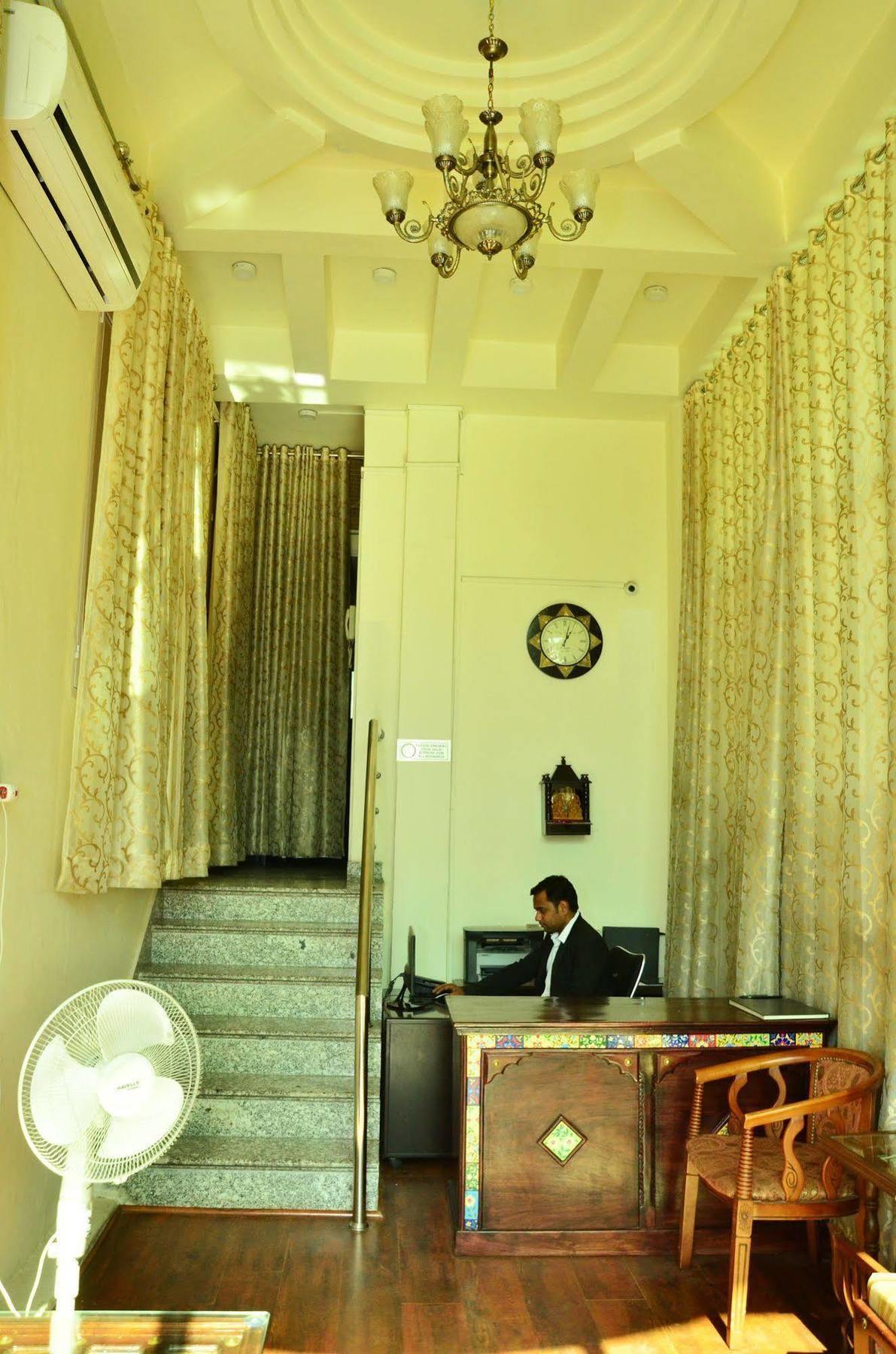 Raj Regency Hotel Jaipur Bagian luar foto