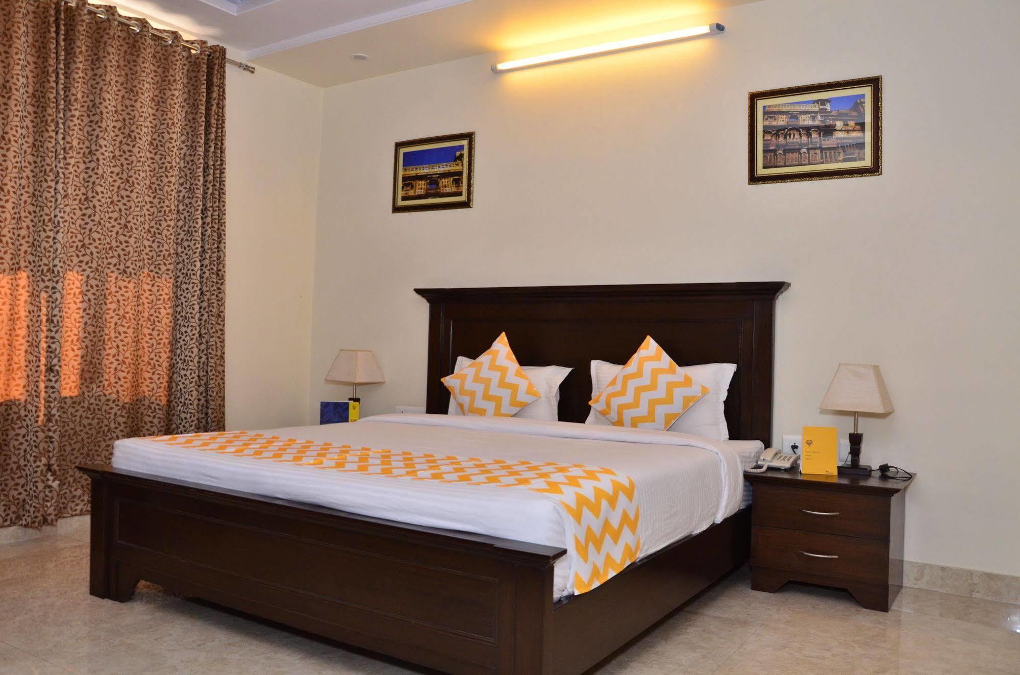 Raj Regency Hotel Jaipur Bagian luar foto