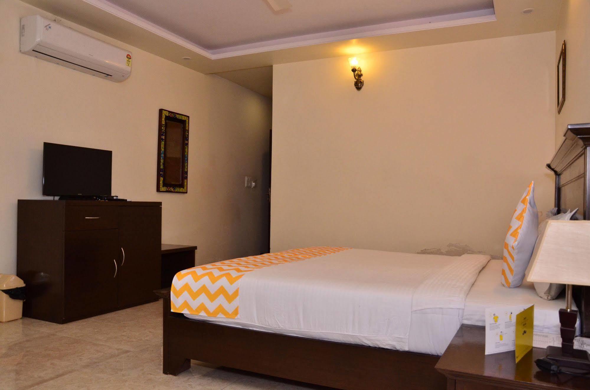Raj Regency Hotel Jaipur Bagian luar foto