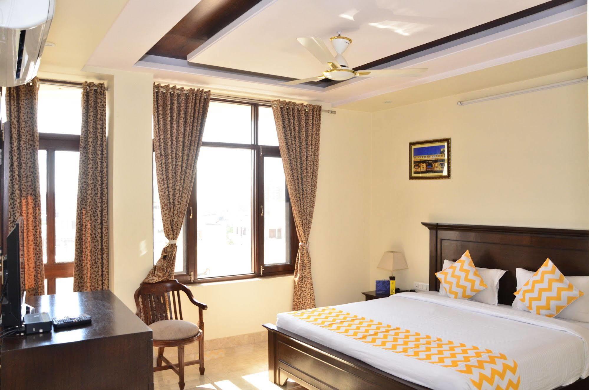 Raj Regency Hotel Jaipur Bagian luar foto