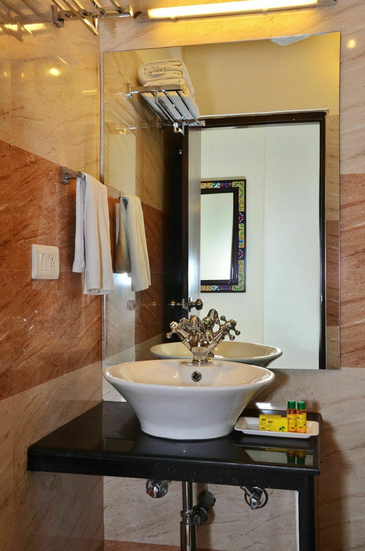Raj Regency Hotel Jaipur Bagian luar foto